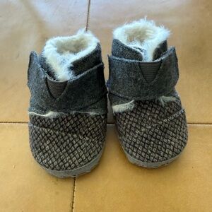 Tom’s Boots Size 2